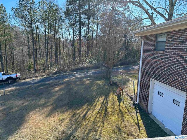618 Becky Allen Circle, Rainbow City, AL 35906