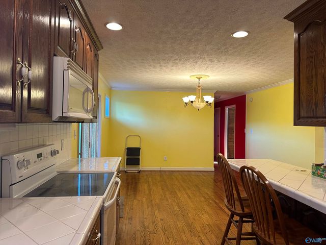 618 Becky Allen Circle, Rainbow City, AL 35906