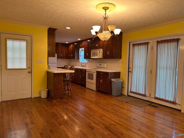 618 Becky Allen Circle, Rainbow City, AL 35906