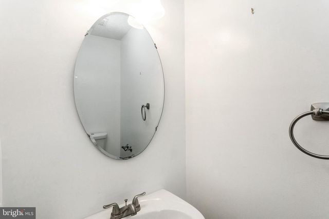 10 BLACKFOOT, Middle River, MD 21220