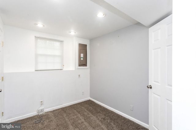 10 BLACKFOOT, Middle River, MD 21220