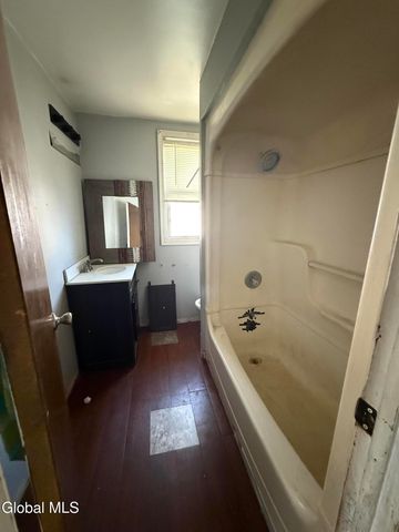 1005 Congress Street, Schenectady, NY 12303