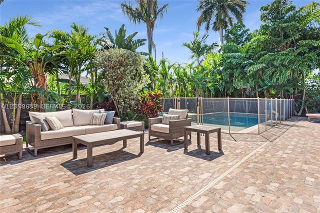 1360 98th St, Bay Harbor Islands, FL 33154