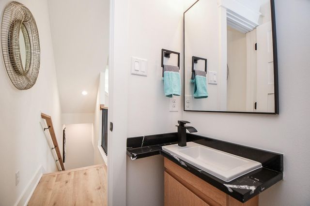 5609 Val Verde Street A, Houston, TX 77057