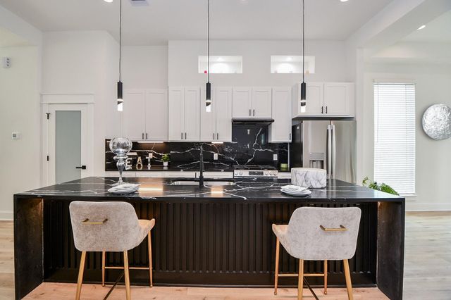 5609 Val Verde Street A, Houston, TX 77057