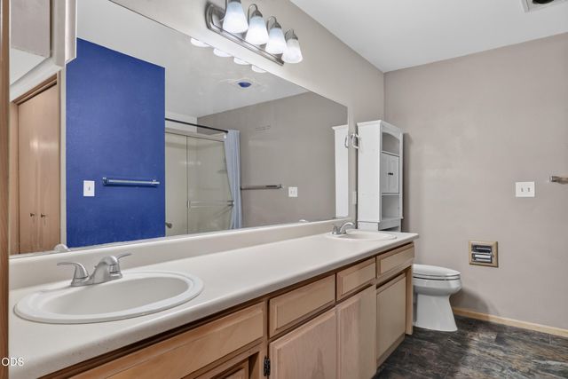 654 Golden Lane, Medford, OR 97504