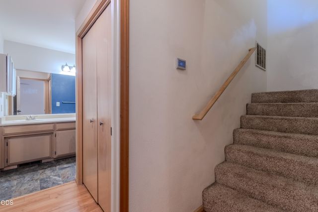 654 Golden Lane, Medford, OR 97504