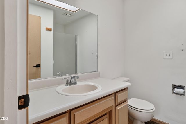 654 Golden Lane, Medford, OR 97504