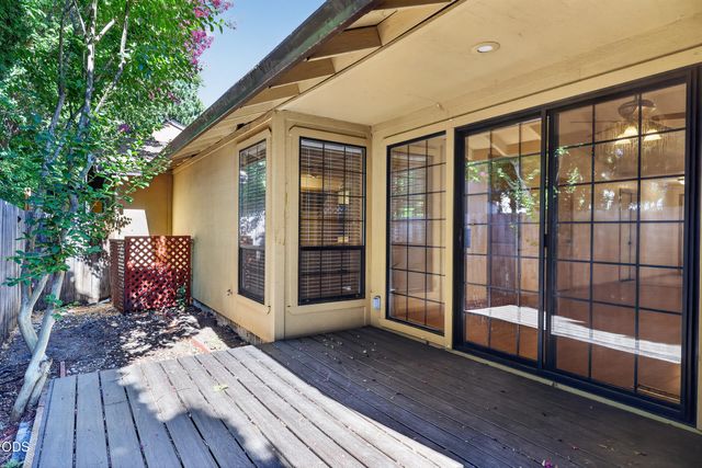 654 Golden Lane, Medford, OR 97504