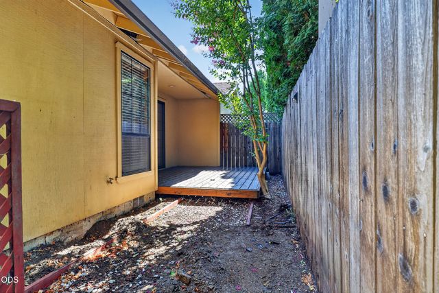 654 Golden Lane, Medford, OR 97504