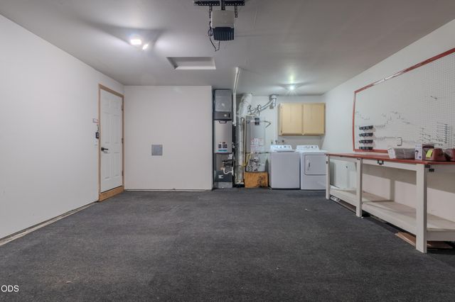 654 Golden Lane, Medford, OR 97504