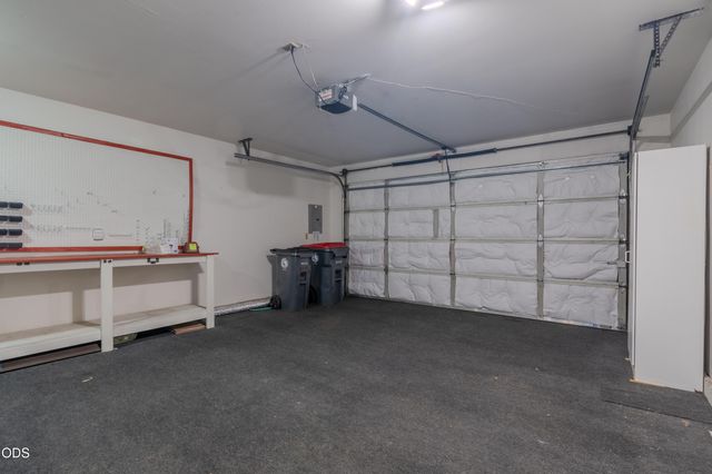 654 Golden Lane, Medford, OR 97504