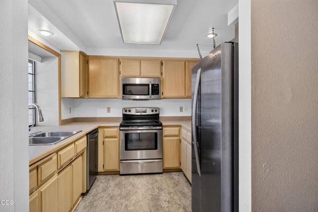 654 Golden Lane, Medford, OR 97504