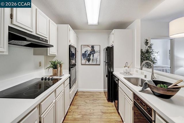 1860 Tice Creek Dr 1119, Walnut Creek, CA 94595