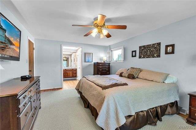27 Cheshire Lane, Amherst, NY 14051