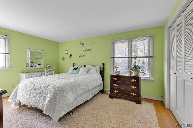 27 Cheshire Lane, Amherst, NY 14051