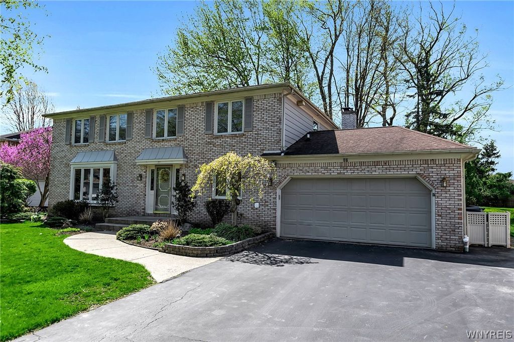 27 Cheshire Lane, Amherst, NY 14051