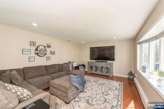 21 Carrol Street, Fairfield, NJ 07004