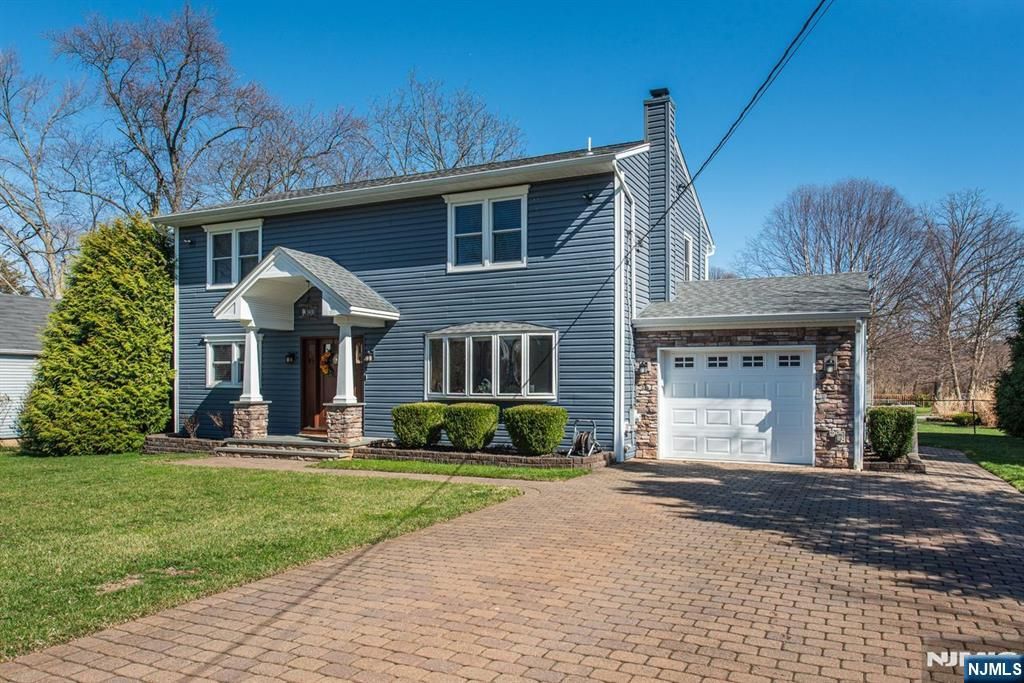 21 Carrol Street, Fairfield, NJ 07004
