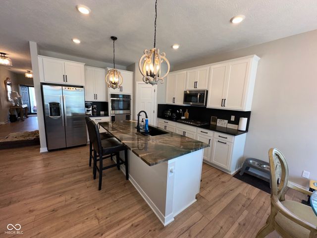 4175 Bozeman Way, Bargersville, IN 46106