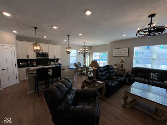 4175 Bozeman Way, Bargersville, IN 46106