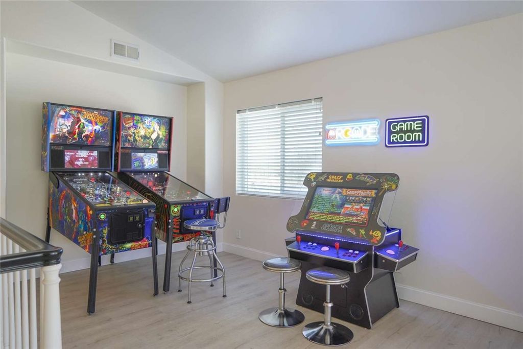 Image 18 of property listing at 601 Marazon Lane, Vista, CA 92081