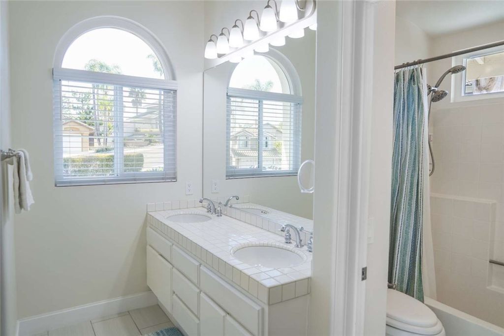 Image 25 of property listing at 601 Marazon Lane, Vista, CA 92081