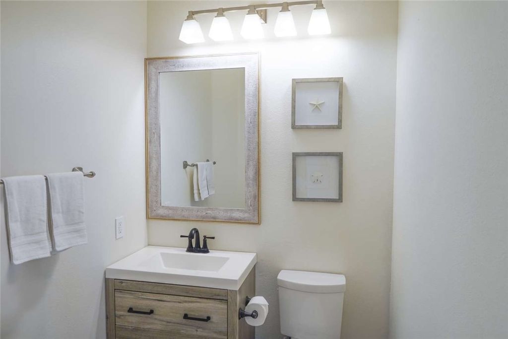 Image 27 of property listing at 601 Marazon Lane, Vista, CA 92081