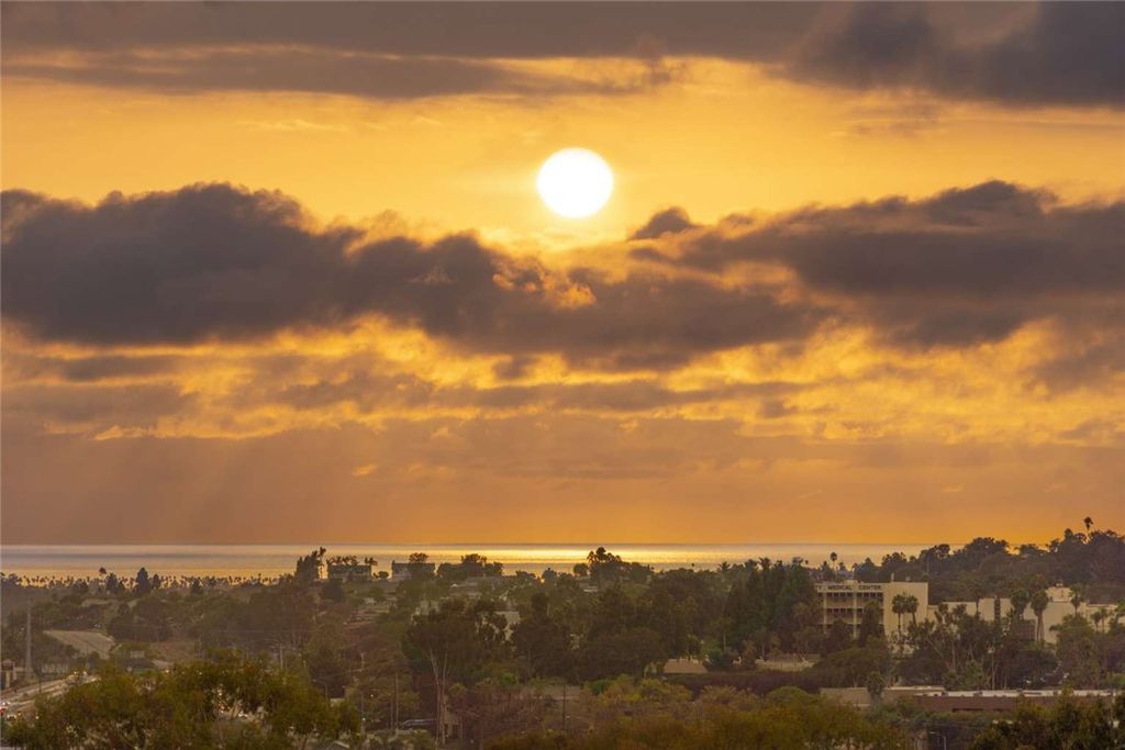 Image 40 of property listing at 601 Marazon Lane, Vista, CA 92081