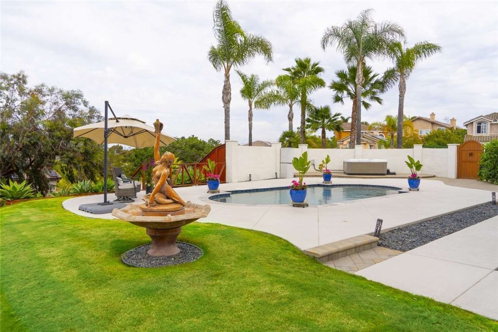 Image 5 of property listing at 601 Marazon Lane, Vista, CA 92081