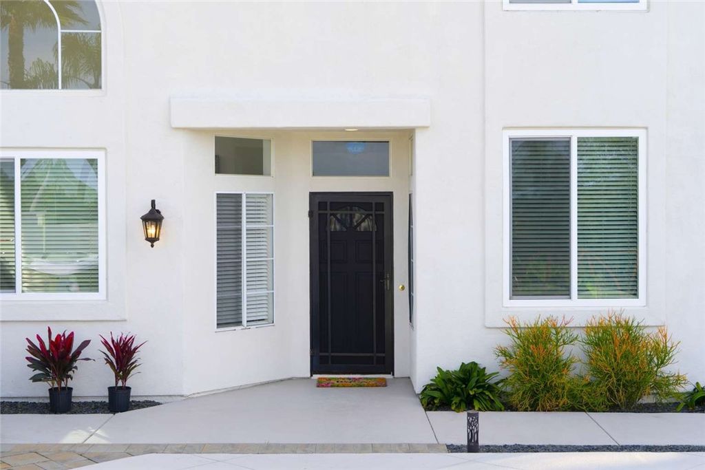 Image 9 of property listing at 601 Marazon Lane, Vista, CA 92081