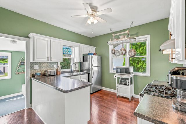 284 Winona Street E, Saint Paul, MN 55107