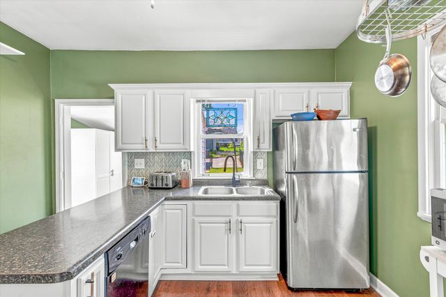 284 Winona Street E, Saint Paul, MN 55107