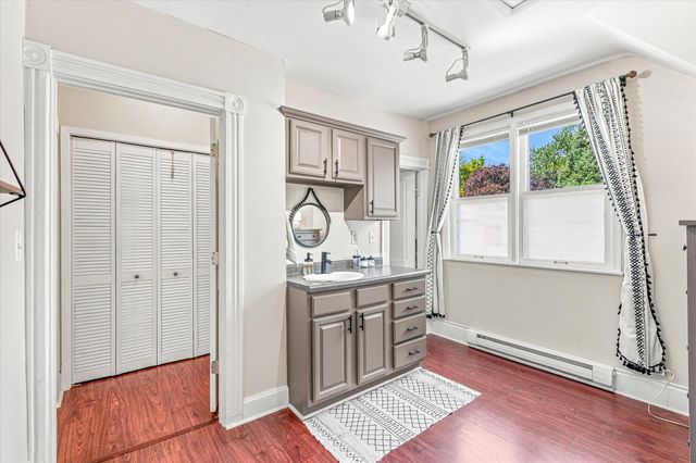 284 Winona Street E, Saint Paul, MN 55107
