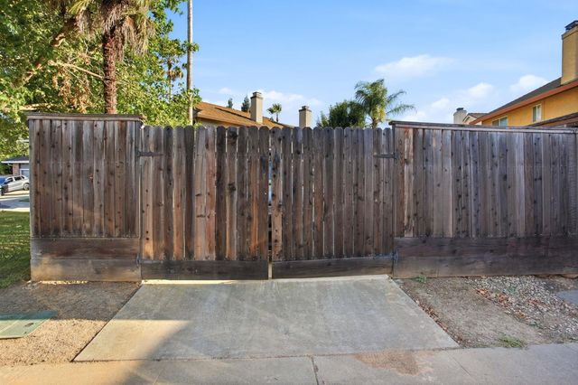 8950 Alps, Elk Grove, CA 95624