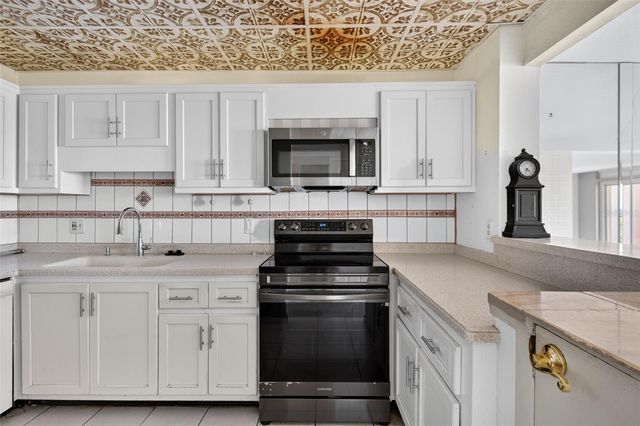51 ISLAND WAY 1100, Clearwater, FL 33767
