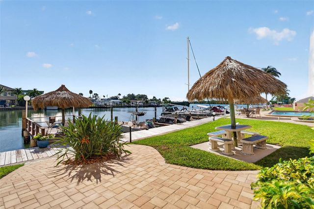 51 ISLAND WAY 1100, Clearwater, FL 33767