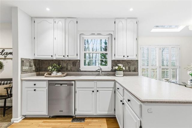 5827 Fairwood Walk, Acworth, GA 30101