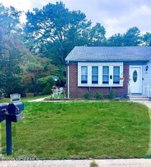 6A Winthrop Place, Whiting, NJ 08759