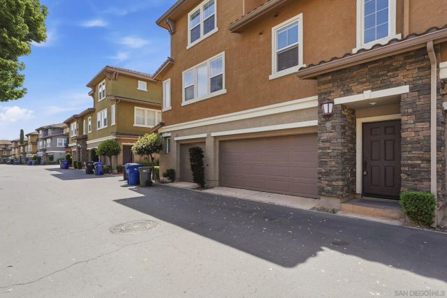 17 Via Montisi, Santee, CA 92071