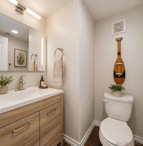 17 Via Montisi, Santee, CA 92071