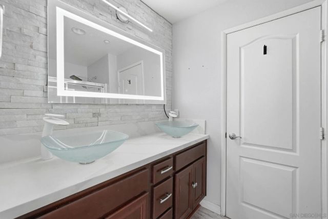 17 Via Montisi, Santee, CA 92071