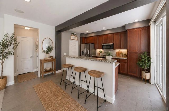 17 Via Montisi, Santee, CA 92071