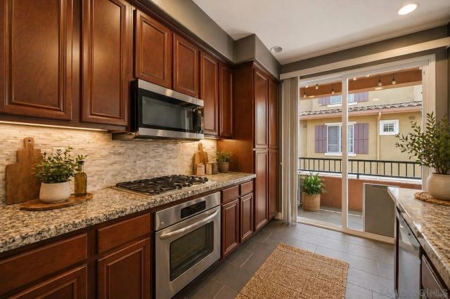 17 Via Montisi, Santee, CA 92071