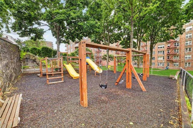 333 Bronx River Road 624, Yonkers, NY 10704