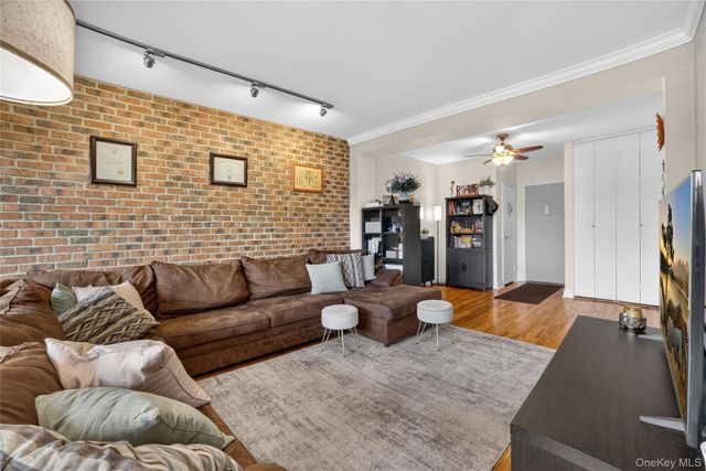 333 Bronx River Road 624, Yonkers, NY 10704