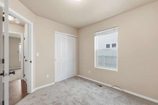 17509 E Nora Ln, Greenacres, WA 99016