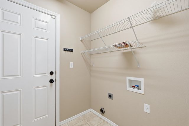 17509 E Nora Ln, Greenacres, WA 99016