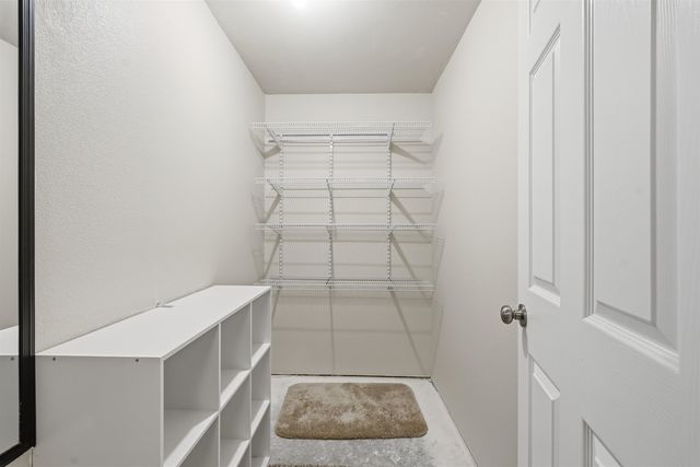 17509 E Nora Ln, Greenacres, WA 99016