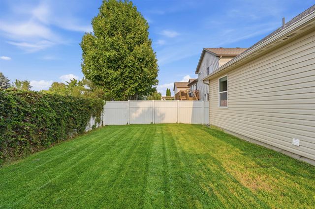 17509 E Nora Ln, Greenacres, WA 99016